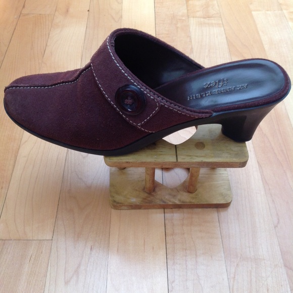 AK Brown Mules - Picture 6 of 7